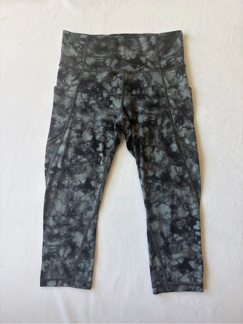 Athleta Gray Tie-Dye High-Rise Pocket Leggings - Capris